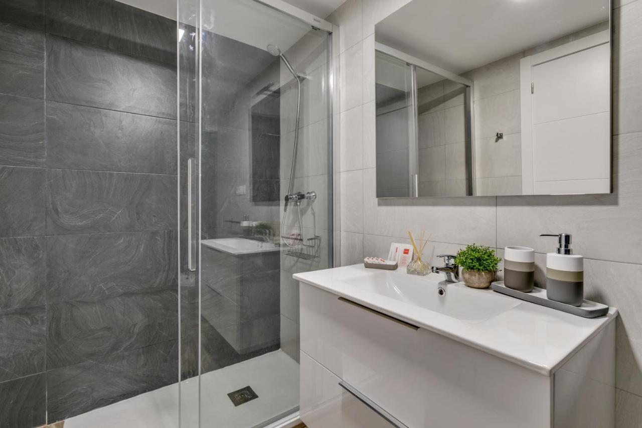 Luxury Center Apartment